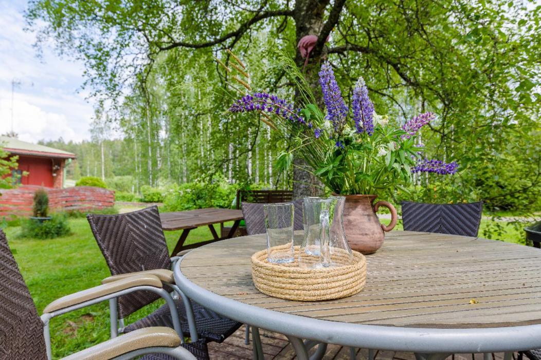 Poppelstrand Nuuksio, Pet Friendly Guest Apartment Экстерьер фото