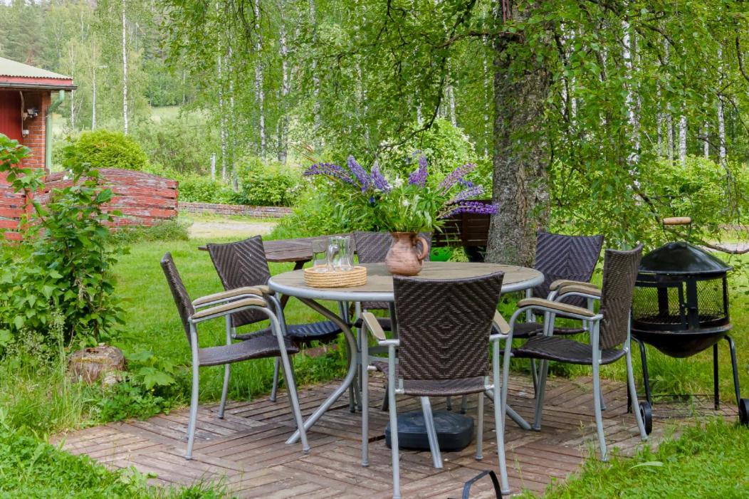 Poppelstrand Nuuksio, Pet Friendly Guest Apartment Экстерьер фото